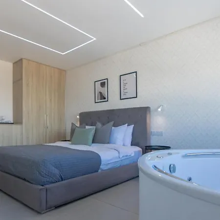 Apartment Phaedrus Living: Plateia *